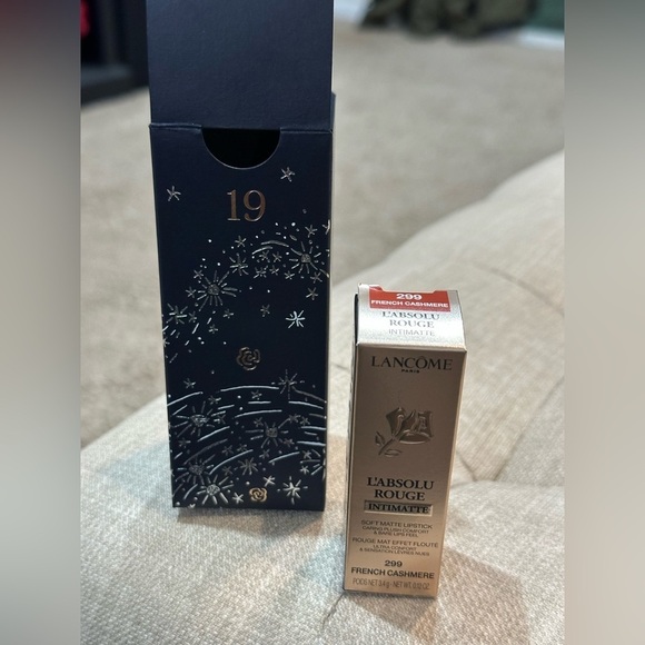 Lancôme L’Absolu Rouge Intimatte Hydrating Matte Lipstick - French Cashmere
NIB - Picture 2 of 8